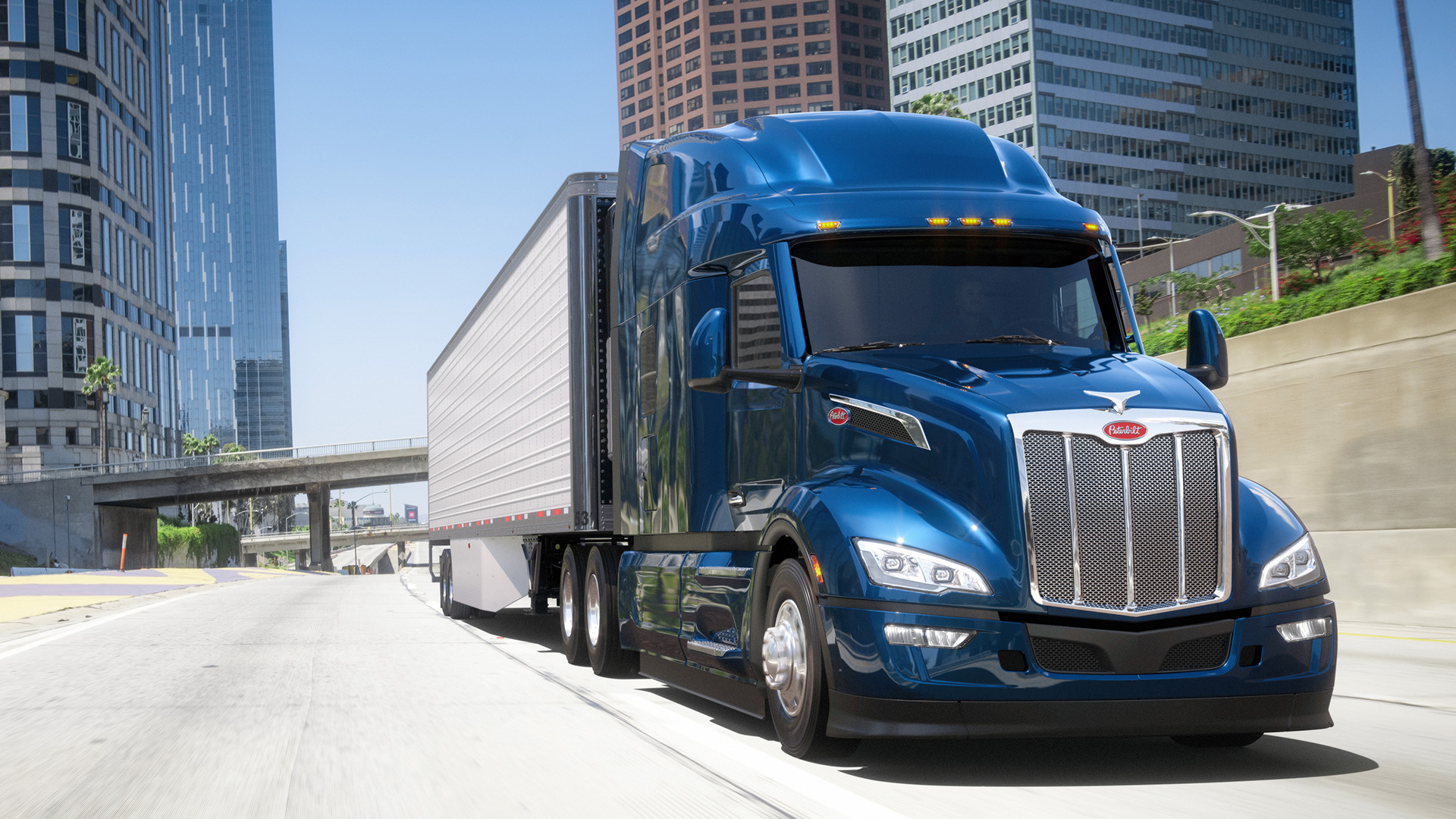 Peterbilt Announces Availability of Bendix® Fusion™ Stop & Auto-Go Advanced for Model 579 - Hero image